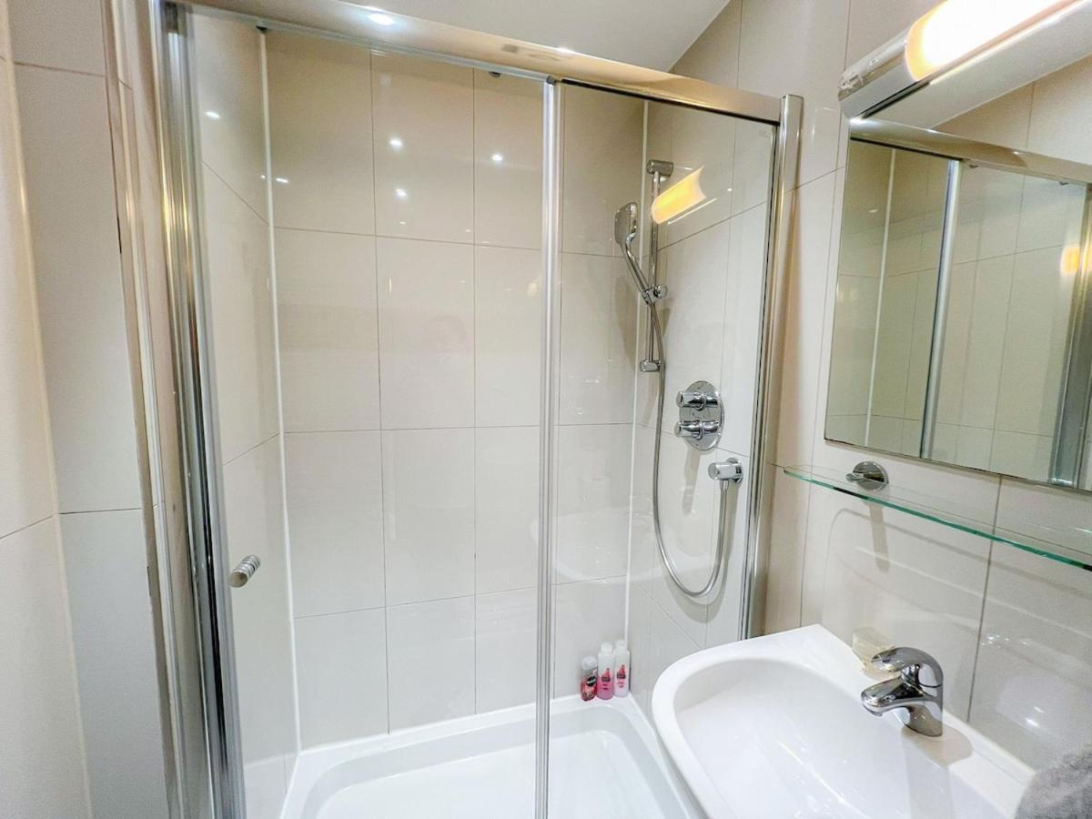 3 Bedroom Apartment With Private Terrace In Pimlico, Westminster, Victoria Londres Exterior foto