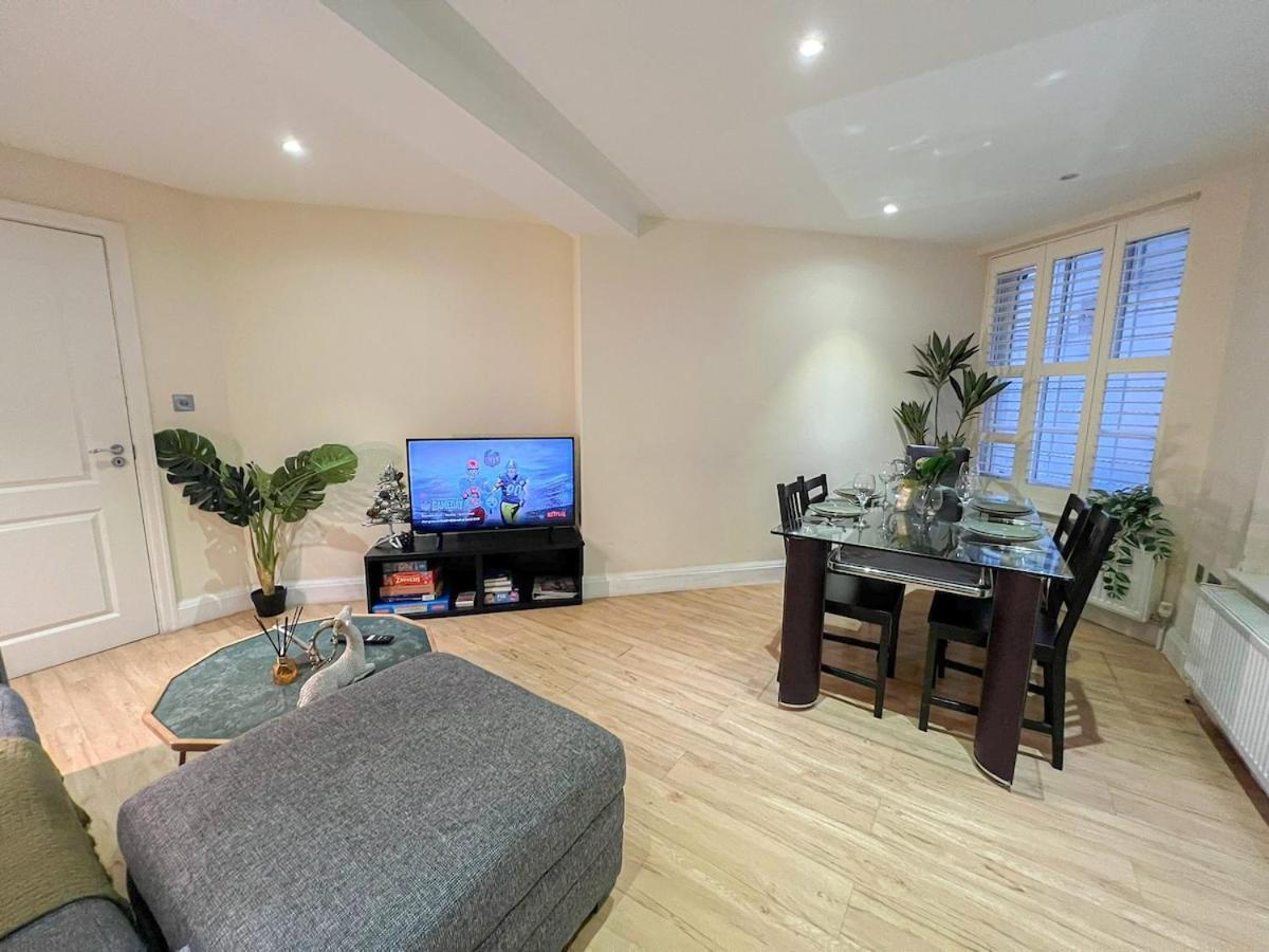 3 Bedroom Apartment With Private Terrace In Pimlico, Westminster, Victoria Londres Exterior foto